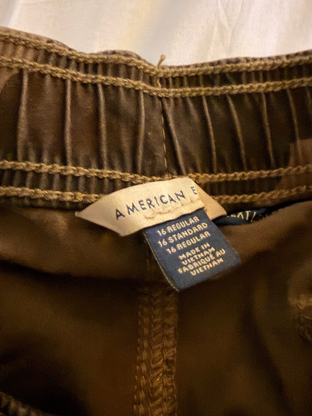 NWOT American Eagle Women’s Camouflage Joggers in Olive and Brown - Picture 2 of 3
